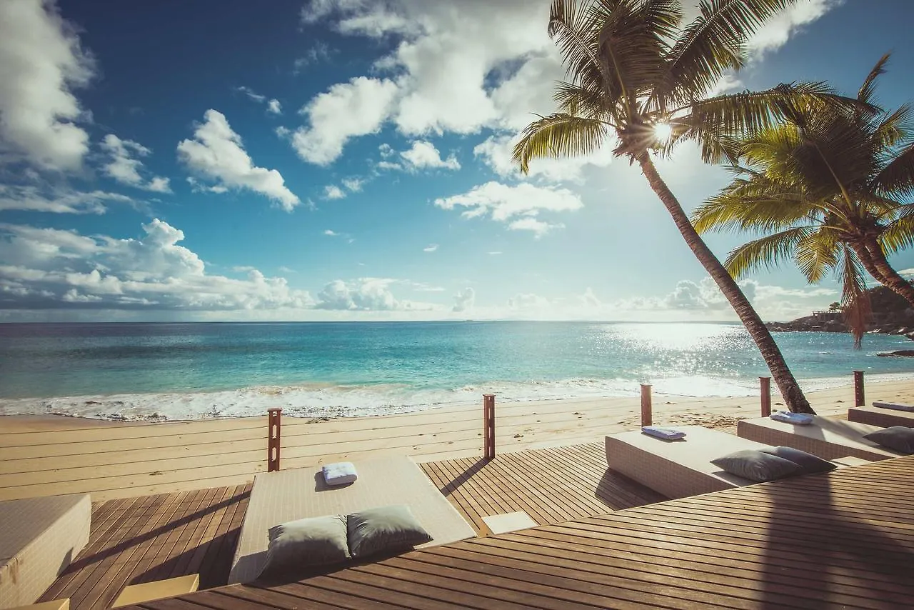 **** Hotel Caranabeach Machabee Seszele