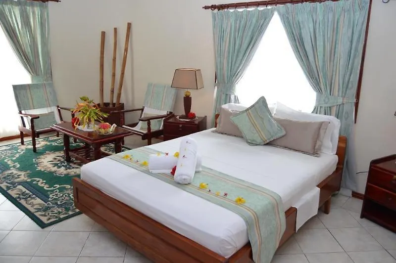 **** Otel Caranabeach Machabee Seyşel Adaları